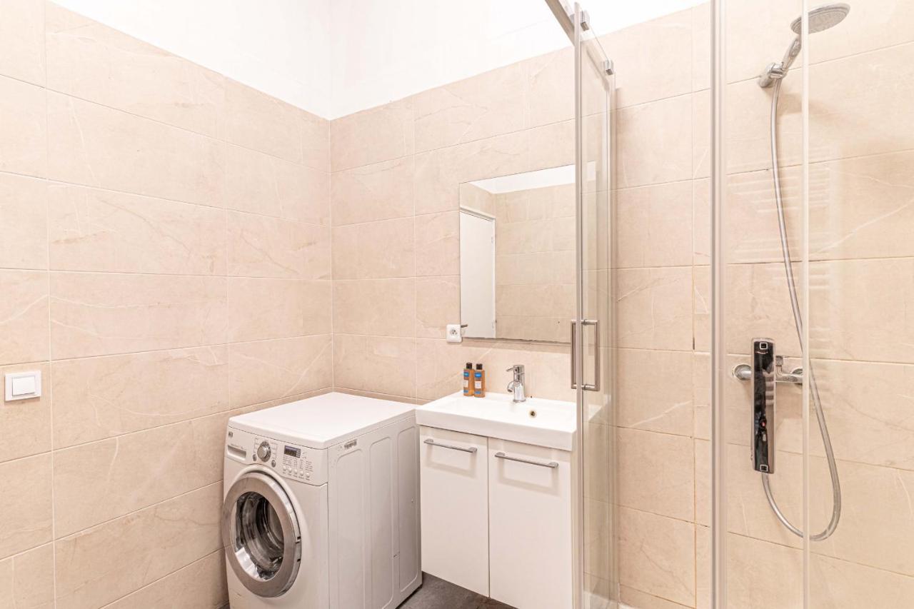 08 Design Flat Republique Apartment Paris Exterior photo